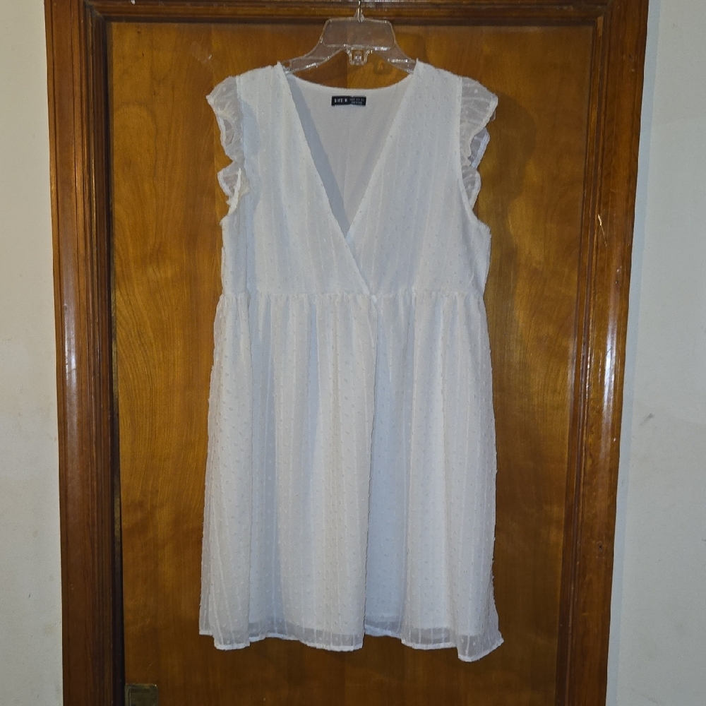 SHEIN White Sleeveless Top